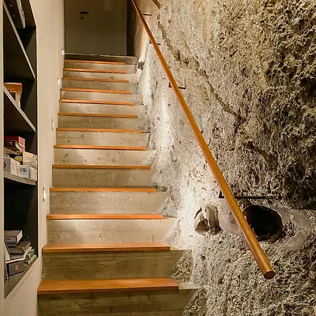 Дом отдыха Unique With War Bunker In