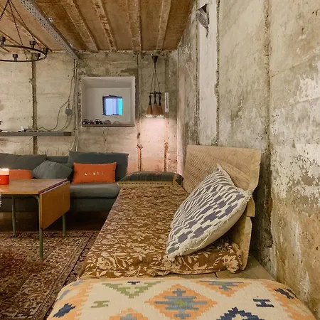 Unique With War Bunker In Сasa de vacaciones