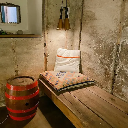 Сasa de vacaciones Unique With War Bunker In Vanse